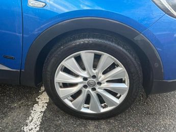Vauxhall Grandland X 1.6 13.2kWh Ultimate Nav Auto 4WD Euro 6 (s/s) 5dr Hybrid4