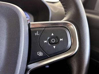 Volvo XC40 2.0 T4 Inscription SUV 5dr Petrol Auto AWD Euro 6 (s/s) (190 ps)