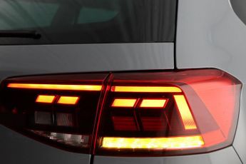 Volkswagen Passat 1.5 TSI EVO SEL DSG Euro 6 (s/s) 5dr