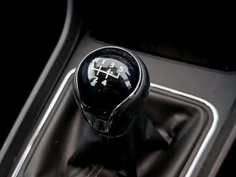 SEAT Leon 1.6 TDI SE Dynamic Technology Hatchback 5dr Diesel Manual Euro 6