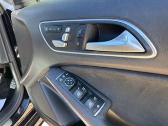 Mercedes-Benz A Class 1.6 A180 AMG Line (Premium Plus) 7G-DCT Euro 6 (s/s) 5dr