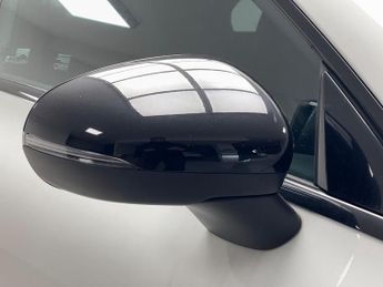 Mercedes-Benz CLA 1.3 CLA180h MHEV AMG Line (Premium) Coupe 7G-DCT Euro 6 (s/s) 4d