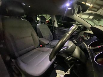 Volkswagen e-Golf 35.8kWh e-Golf Auto 5dr