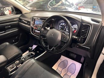 Mitsubishi Outlander 2.2 DI-D 4 Auto 4WD Euro 6 5dr