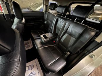 Mitsubishi Outlander 2.2 DI-D 4 Auto 4WD Euro 6 5dr