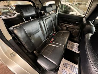 Mitsubishi Outlander 2.2 DI-D 4 Auto 4WD Euro 6 5dr