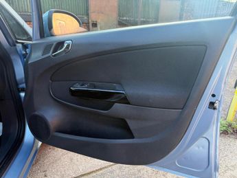 Vauxhall Corsa 1.4i 16v Club 5dr