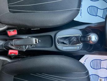 Vauxhall Corsa 1.4i 16v Club 5dr