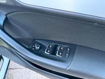 Audi Q3 2.0 TDI S line S Tronic quattro Euro 5 (s/s) 5dr