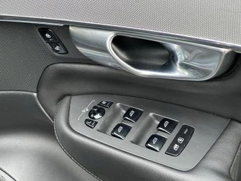 Volvo XC90 2.0 B6 MHEV Inscription Pro SUV 5dr Petrol Hybrid Auto 4WD Euro 