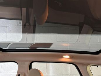 Land Rover Range Rover Evoque 2.2 SD4 Pure Auto 4WD Euro 5 5dr