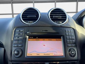 Mercedes-Benz M Class 3.0 ML300 CDI V6 BlueEfficiency Grand Edition G-Tronic 4WD Euro 