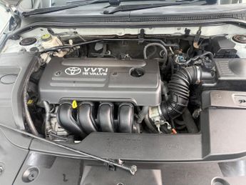 Toyota Avensis 1.8 VVT-i T4 5dr