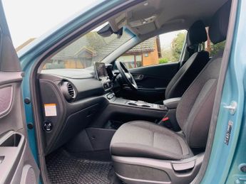 Hyundai KONA 64kWh Premium Auto 5dr (7kW Charger)