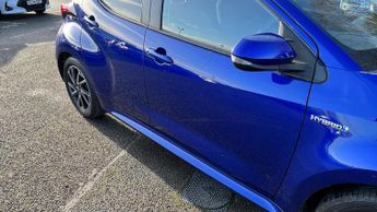 Toyota Yaris 1.5 VVT-h Design E-CVT Euro 6 (s/s) 5dr