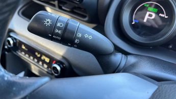 Toyota Yaris 1.5 VVT-h Design E-CVT Euro 6 (s/s) 5dr