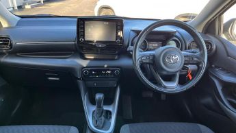 Toyota Yaris 1.5 VVT-h Design E-CVT Euro 6 (s/s) 5dr