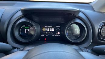 Toyota Yaris 1.5 VVT-h Design E-CVT Euro 6 (s/s) 5dr