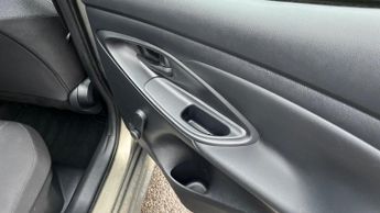Toyota Yaris 1.5 VVT-h Icon E-CVT Euro 6 (s/s) 5dr