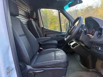 Mercedes-Benz eSprinter 55kWh Progressive Auto FWD L2 H2 5dr 20kW Charger