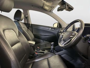 Hyundai TUCSON 1.6 CRDi Premium SUV 5dr Diesel Manual Euro 6 (s/s) (115 ps)