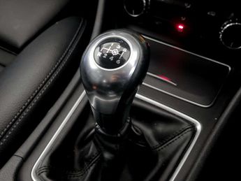 Mercedes-Benz A Class 1.5 A180d SE Hatchback 5dr Diesel Manual Euro 6 (s/s) (109 ps)