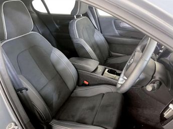 Volvo C40 Recharge 69kWh Ultimate SUV 5dr Electric Auto (231 ps)