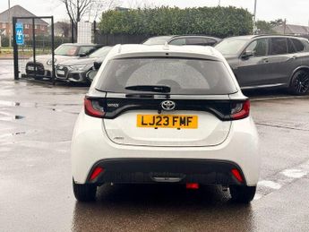 Toyota Yaris 1.5 VVT-i Design Hatchback 5dr Petrol CVT Euro 6 (111 ps)