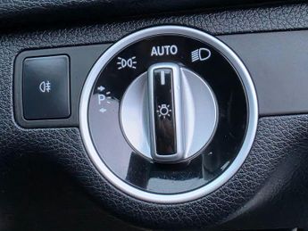 Mercedes-Benz C Class 2.1 C220 CDI BlueEfficiency Sport Saloon 4dr Diesel G-Tronic+ Eu