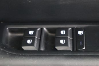 MG MG4 64kWh SE Long Range Auto 5dr