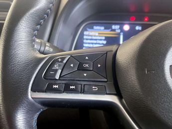 Nissan Leaf 39kWh Acenta Hatchback 5dr Electric Auto (150 ps)