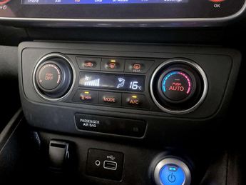 Nissan Leaf 39kWh Acenta Hatchback 5dr Electric Auto (150 ps)