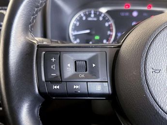 Nissan Qashqai 1.3 DIG-T MHEV Acenta Premium SUV 5dr Petrol Hybrid Manual Euro 