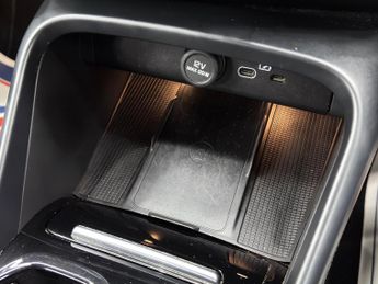 Volvo XC40 Recharge Twin 78kWh Plus Auto AWD 5dr