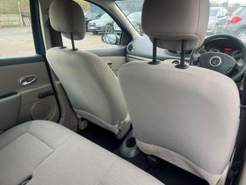 Renault Clio 1.6 VVT Expression 5dr