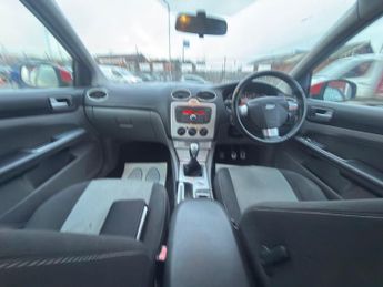 Ford Focus 2.0 Zetec S 5dr