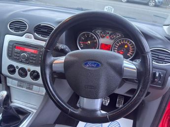 Ford Focus 2.0 Zetec S 5dr