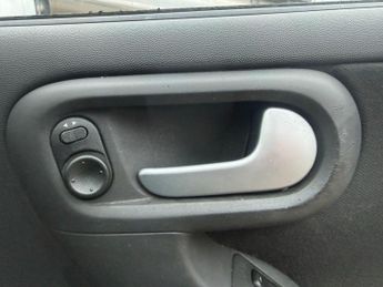 Vauxhall Corsa 1.2i 16v SXi 3dr