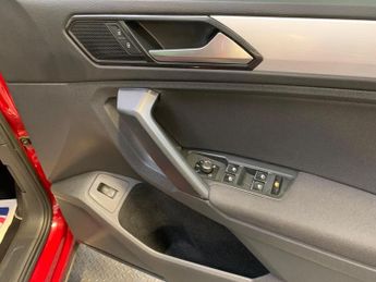 Volkswagen Tiguan 2.0 TDI SE Navigation DSG 4Motion Euro 6 (s/s) 5dr