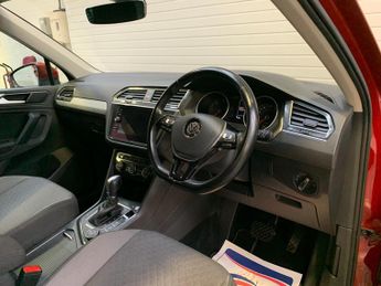 Volkswagen Tiguan 2.0 TDI SE Navigation DSG 4Motion Euro 6 (s/s) 5dr