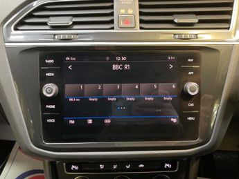 Volkswagen Tiguan 2.0 TDI SE Navigation DSG 4Motion Euro 6 (s/s) 5dr