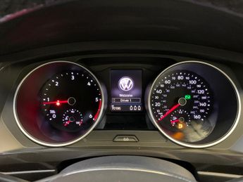 Volkswagen Tiguan 2.0 TDI SE Navigation DSG 4Motion Euro 6 (s/s) 5dr