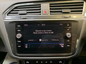Volkswagen Tiguan 2.0 TDI SE Navigation DSG 4Motion Euro 6 (s/s) 5dr