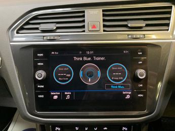 Volkswagen Tiguan 2.0 TDI SE Navigation DSG 4Motion Euro 6 (s/s) 5dr