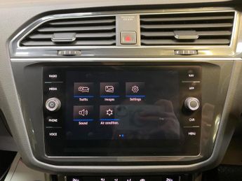 Volkswagen Tiguan 2.0 TDI SE Navigation DSG 4Motion Euro 6 (s/s) 5dr