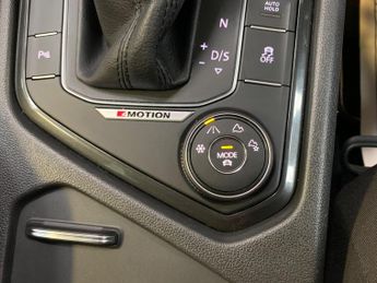 Volkswagen Tiguan 2.0 TDI SE Navigation DSG 4Motion Euro 6 (s/s) 5dr