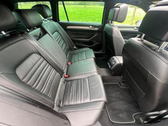 Volkswagen Passat 2.0 TDI EVO R-Line DSG 4Motion Euro 6 (s/s) 5dr