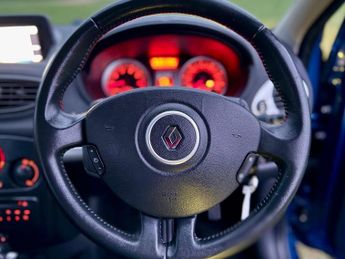 Renault Clio 1.6 VVT Dynamique TomTom Auto Euro 5 5dr