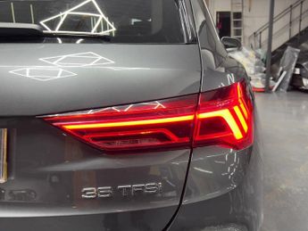 Audi Q3 1.5 TFSI CoD 35 S line S Tronic Euro 6 (s/s) 5dr