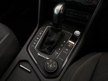 Volkswagen Tiguan 2.0 TDI Match DSG 4Motion Euro 6 (s/s) 5dr